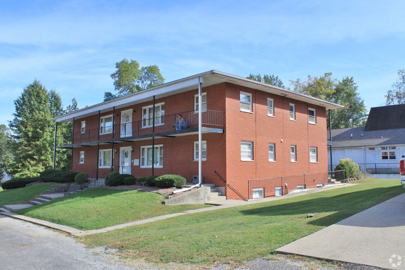Photo - 111 E Cherry St Apartments