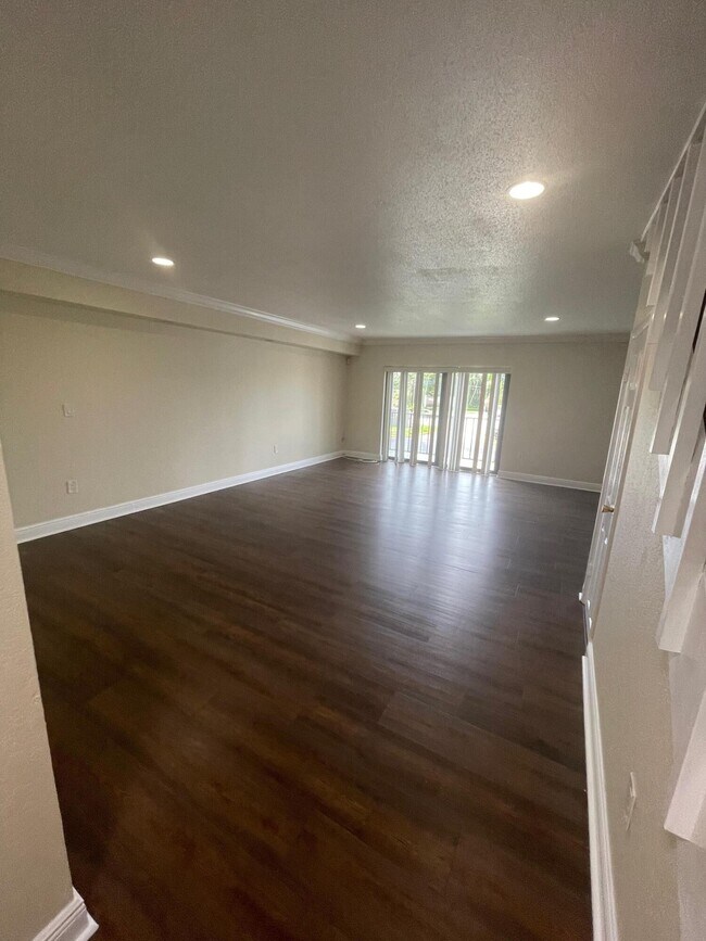 Photo - 10411 N Kendall Dr Unit B203
