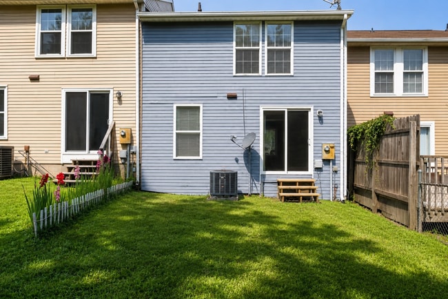 Photo - Available Now!  3 Bedroom Townhouse King George