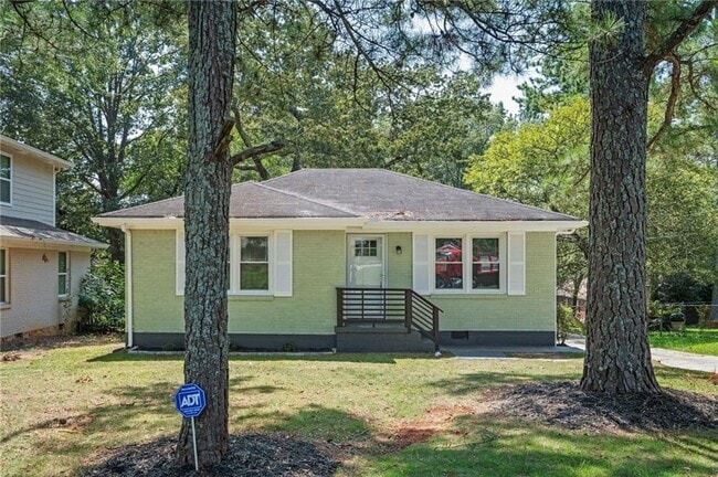 Photo - 2823 McAfee Rd