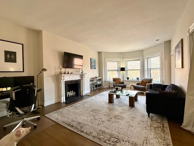 Photo - 475 Beacon St Unidad 4F