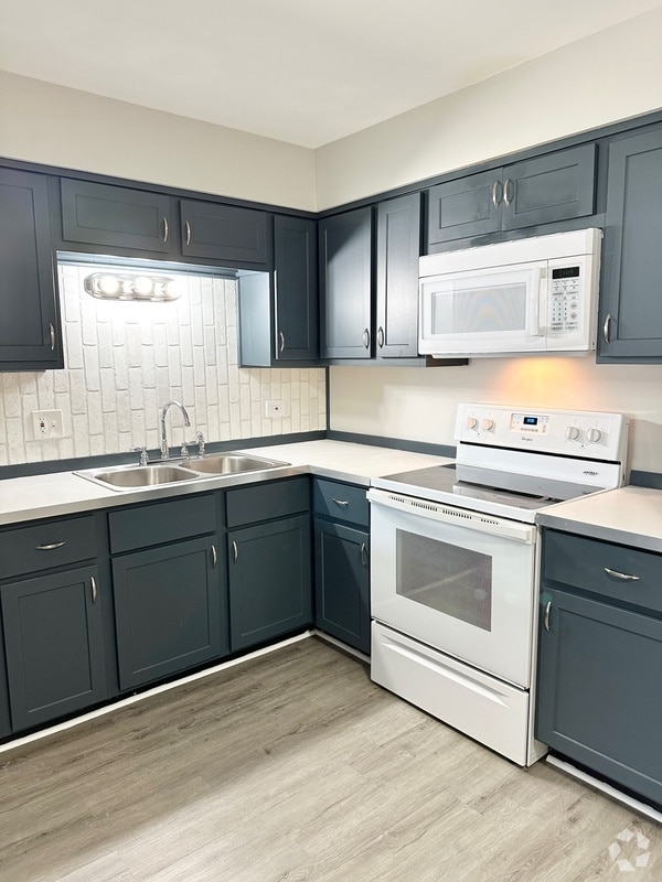 Building Photo - 9709 W Lorraine Dr Unit Apt 1