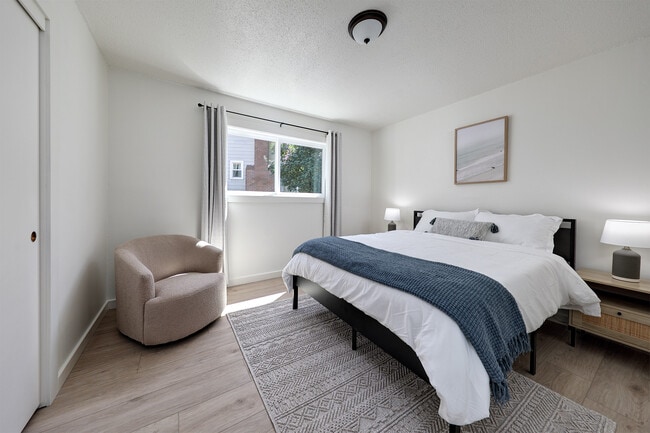 Photo - 11380 SW Greenburg Rd