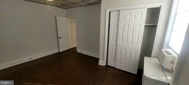 Building Photo - 2243 S Lambert St Unit 1