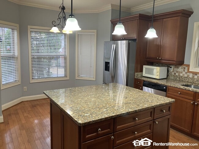 Photo - 191 Castlehill Dr