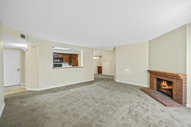 Photo - 1030 E Washington Ave Condo Unit 122