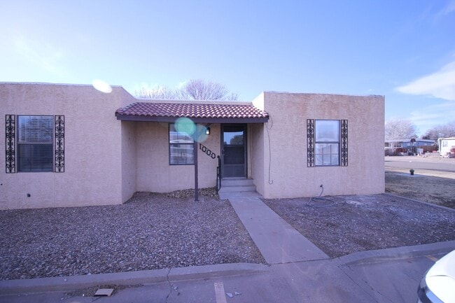 Building Photo - 1000 Mockingbird Ln Unit 1000 Mockingbird Lane