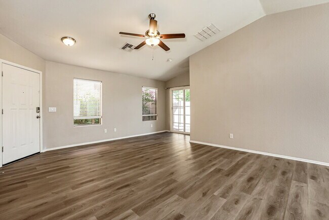 4127 E Mica Rd