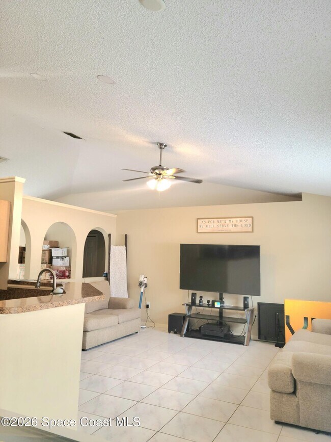 Photo - 1979 Warton Ave SE