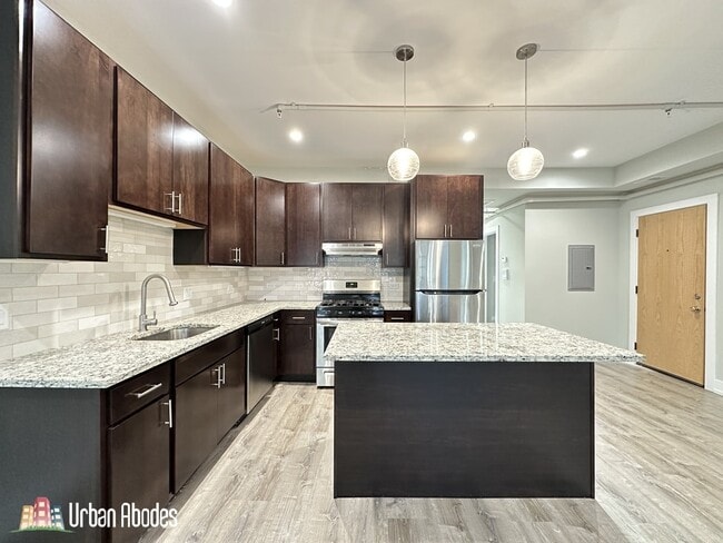 Photo - 1124 Maple Ave Unit J06P