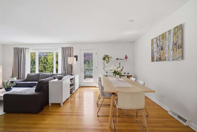 Photo - 1322 Brook Ln