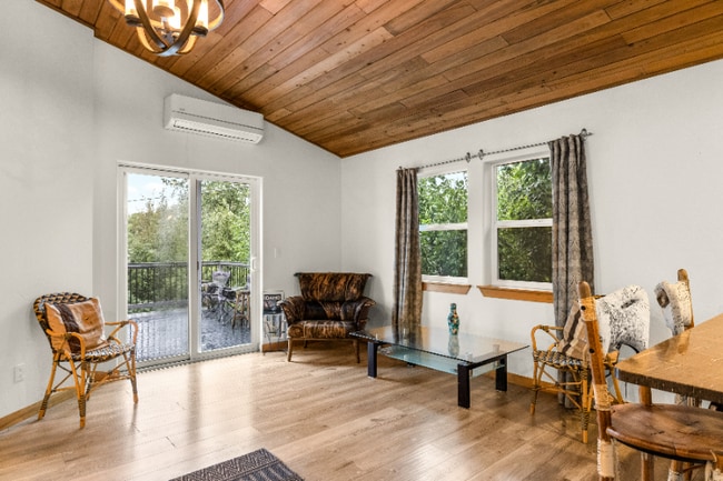 Photo - 917 2nd St Townhome