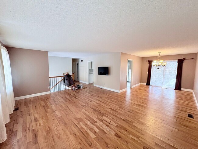 Photo - 101 Knight Cir