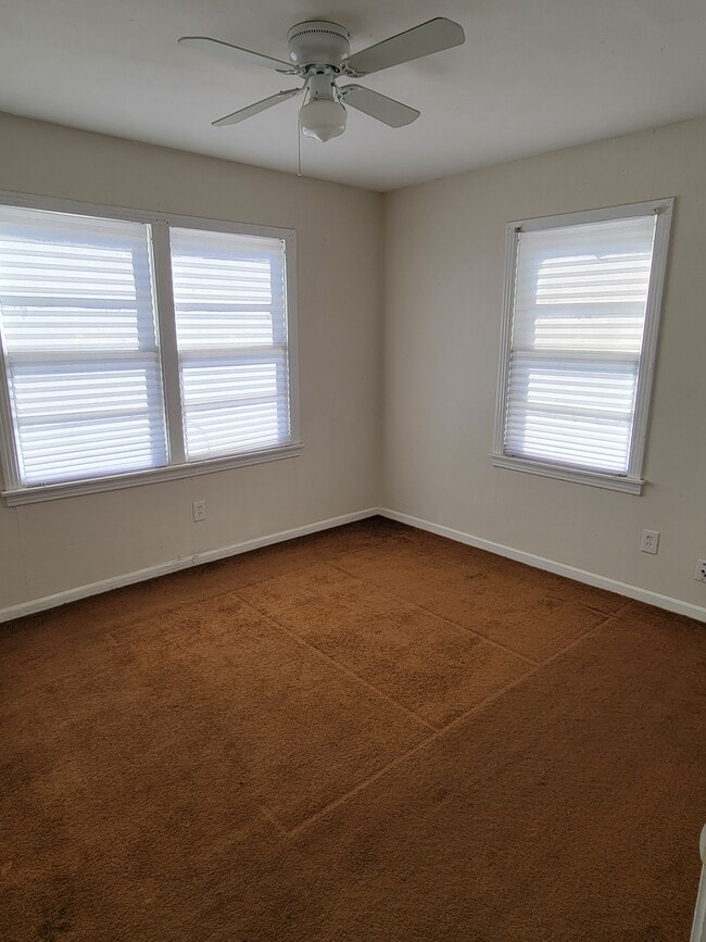 Photo - 4610 S Ong St