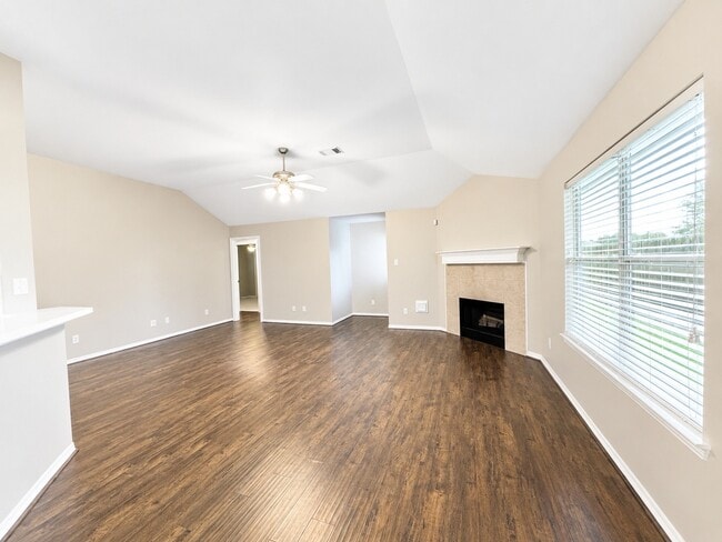 Photo - 1823 Strongs Ct
