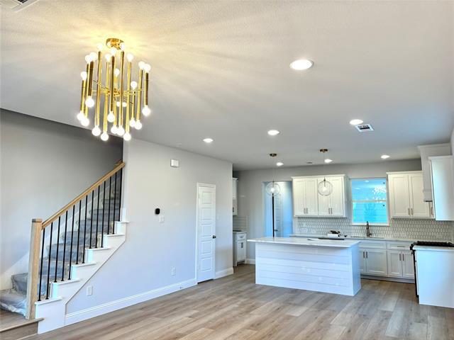 Photo - 402 Sunset Ln