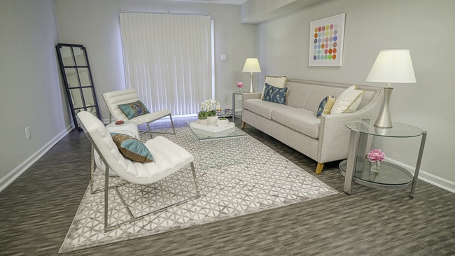 Photo - Diamond Springs Apartments