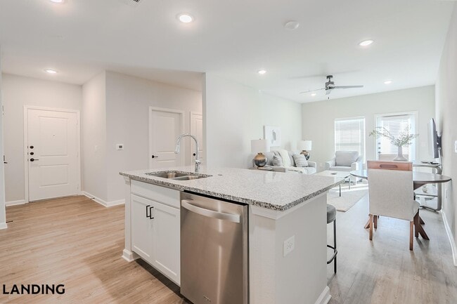 Photo - 1650 Harris Hill Rd Unidad 08-8305