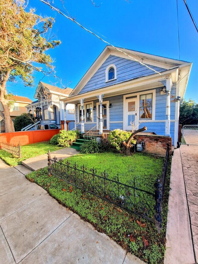 Charming 2bd House With New Paint and New Rental House Rental in