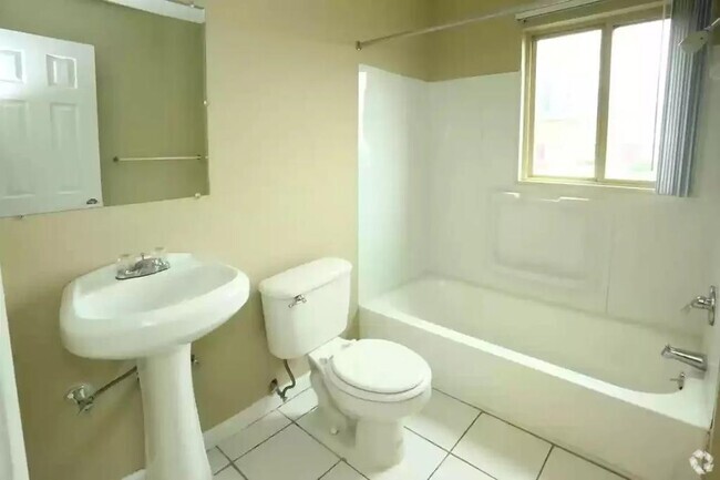 Building Photo - 14075 Riverview St Rental