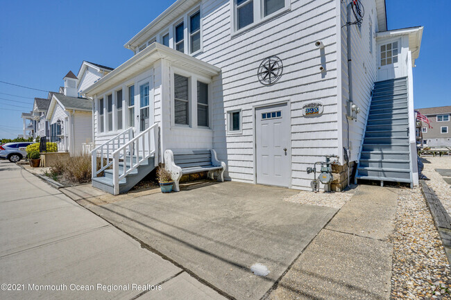 Building Photo - 292 N St Unit B2 Rental