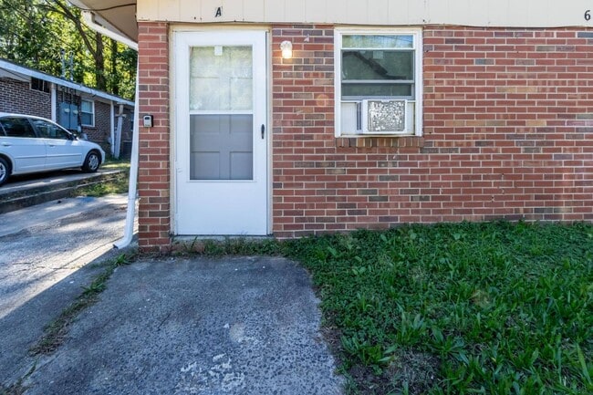 Photo - 602 Barton St