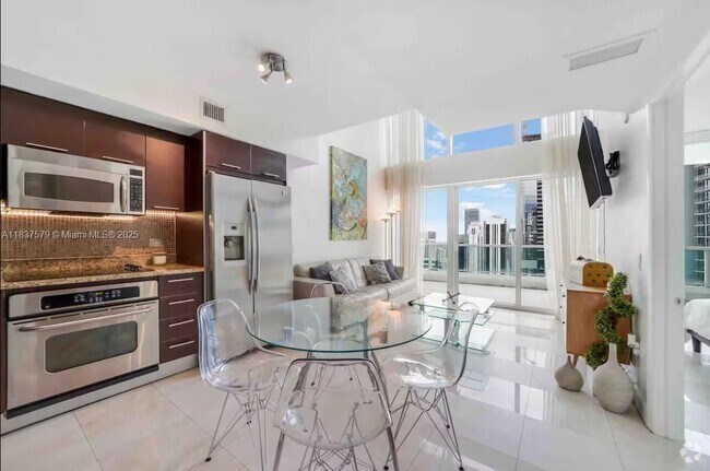 Building Photo - 41 SE 5th St Unit 2308 Rental