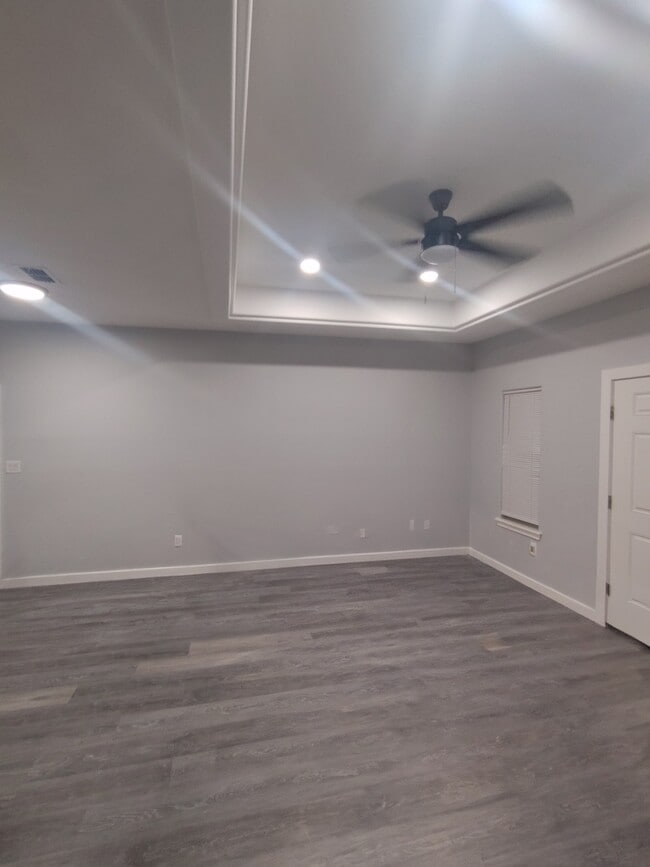 Building Photo - 2227 US Highway 281 Unit A1