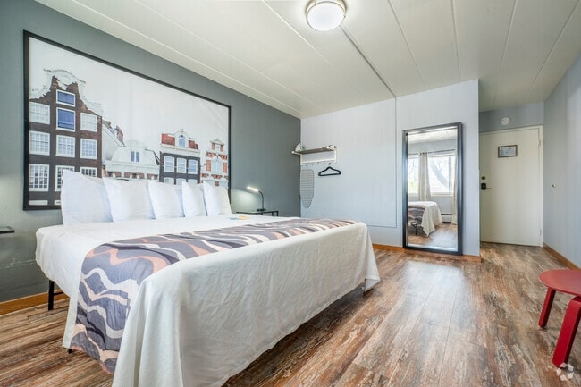 Studio, 1BA - 200SF - Bedroom/Living Room