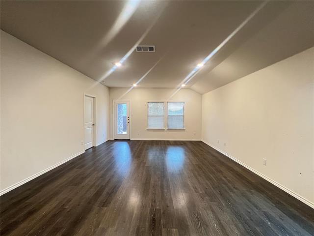 Photo - 204 University St