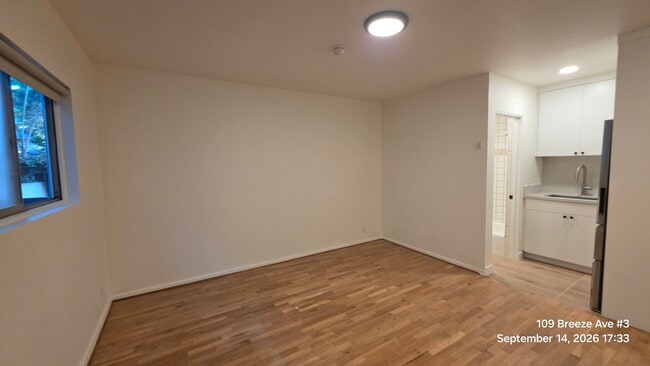 109 Breeze Ave
