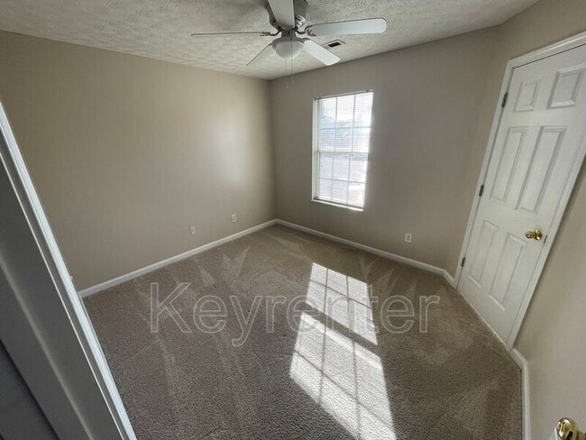 Photo - 7054 Yellow Oak Ln