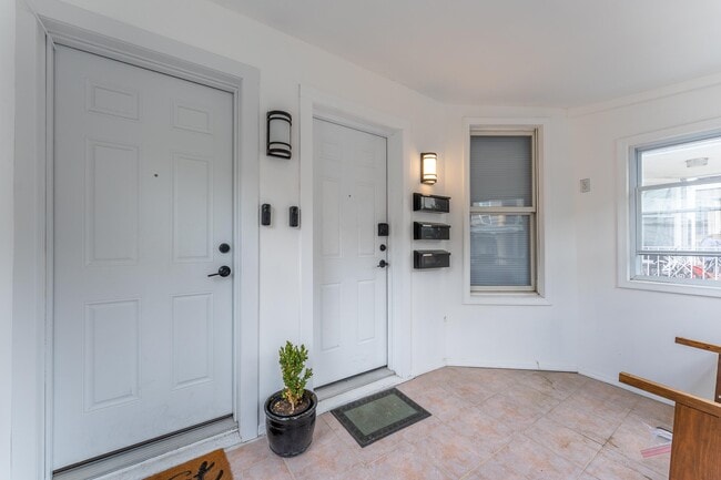 Photo - 66 46th St