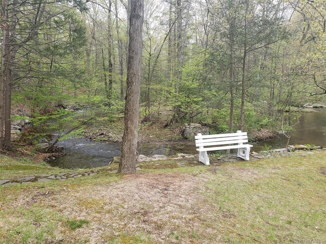 Photo - 1 Millpond Ln