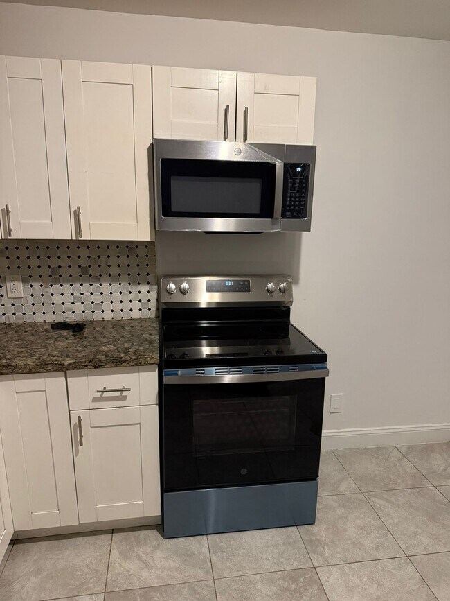 Photo - 853 SW 9th Ct Unidad #1