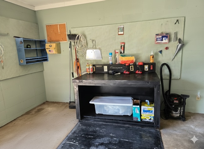 Photo - 319 Tegarden Rd