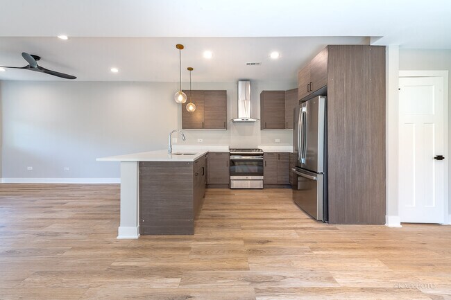 Photo - 4152 S Prairie Ave