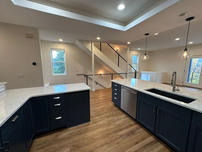 Photo - 3 Bedroom Townhouse For Rent In Hood River