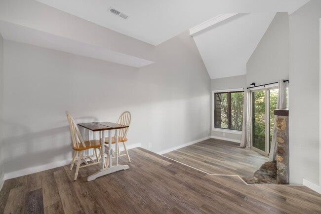 Photo - 115 Beechnut St