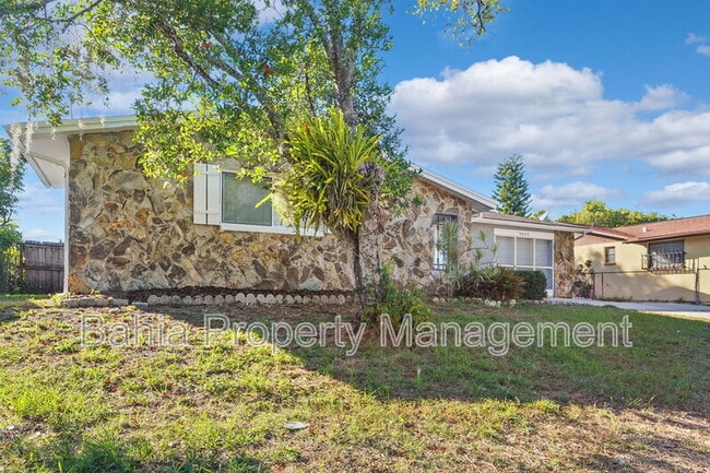 Photo - 9425 Palm Ave