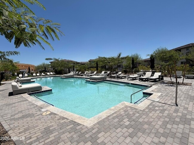 2121 W Sonoran Desert Dr
