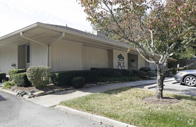 Building - Woodview Terrace