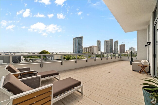 Building Photo - 3900 Biscayne Blvd Unit 614 Rental