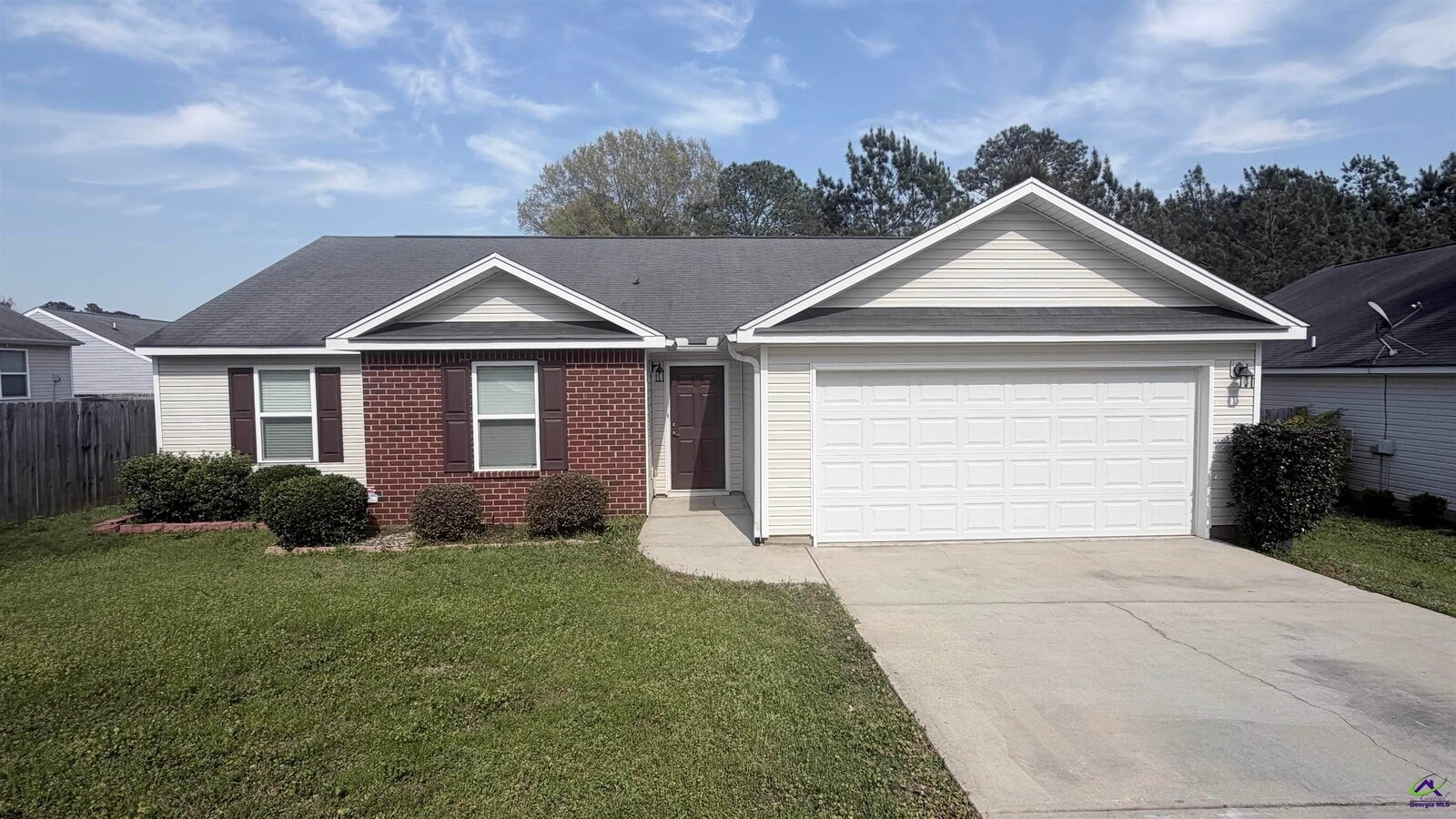 Photo - 423 Haddenham Ct