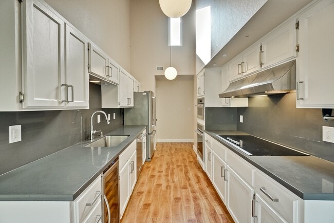 Photo - 3 bedroom 2 bath Townhome - Greenmeadow Neighborhood Palo Alto! $6800