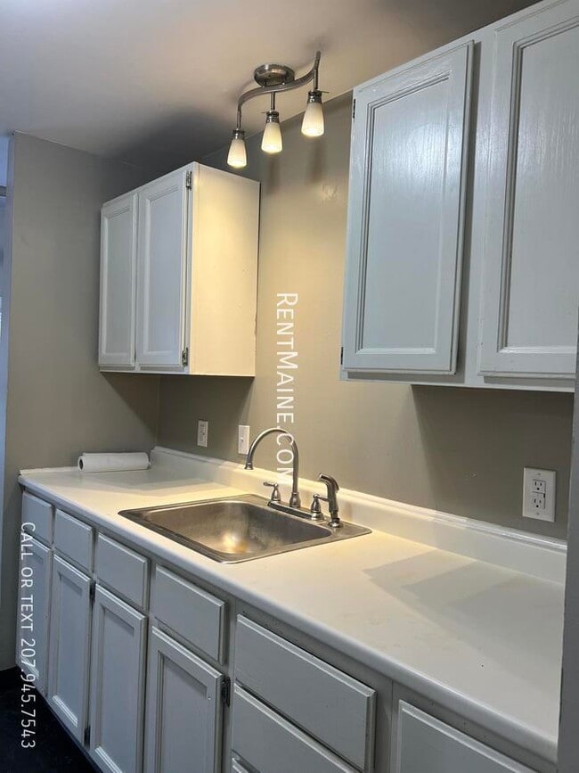 Building Photo - 2412 Western Ave Unit G