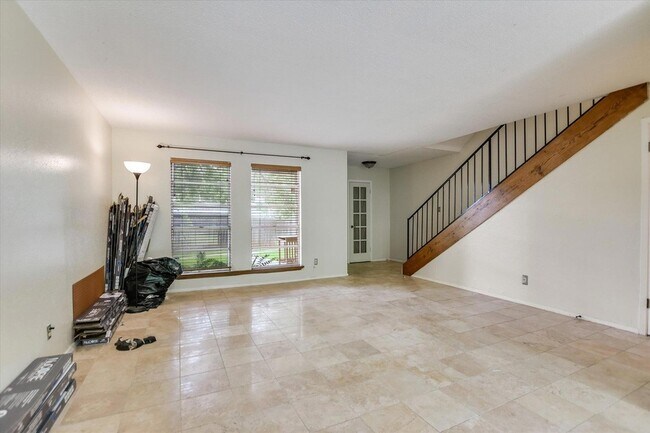 Photo - 700 Castle Ridge Rd