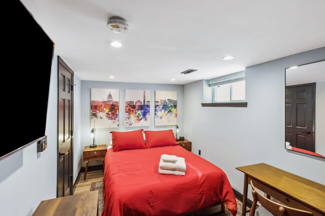 Building Photo - 409 O St NW Rental