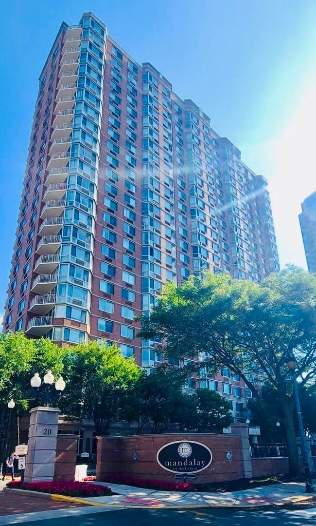 Building Photo - 20 2nd St Unit 1206 Rental