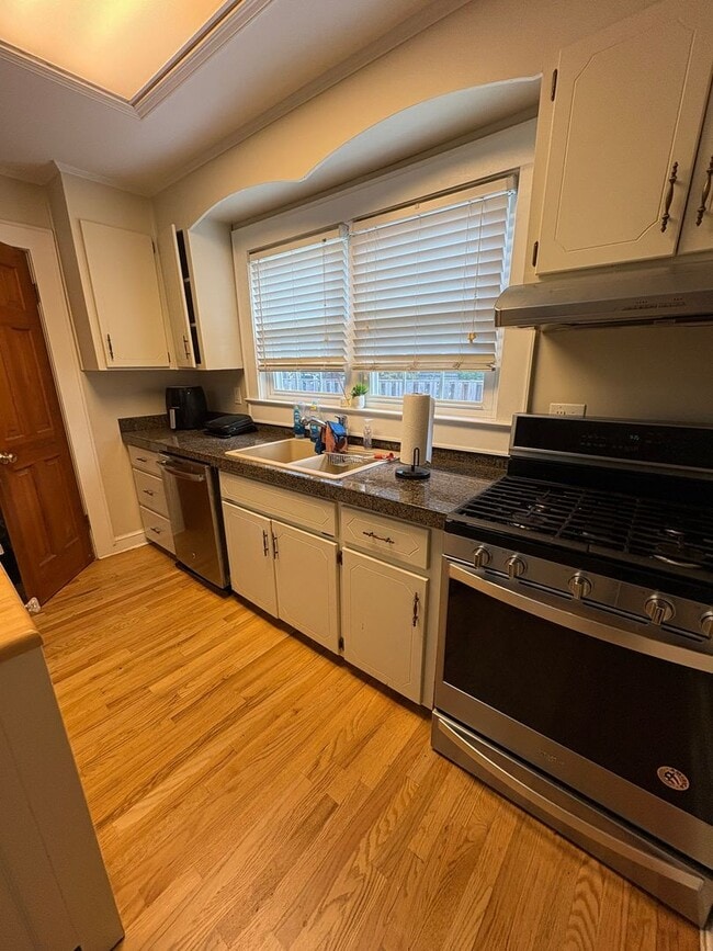 Photo - 3 Bedroom 2.5 Bath Townhome in Downtown Gr...